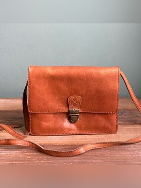 Patricia Nash Lanza Leather Organizer Crossbody Bag